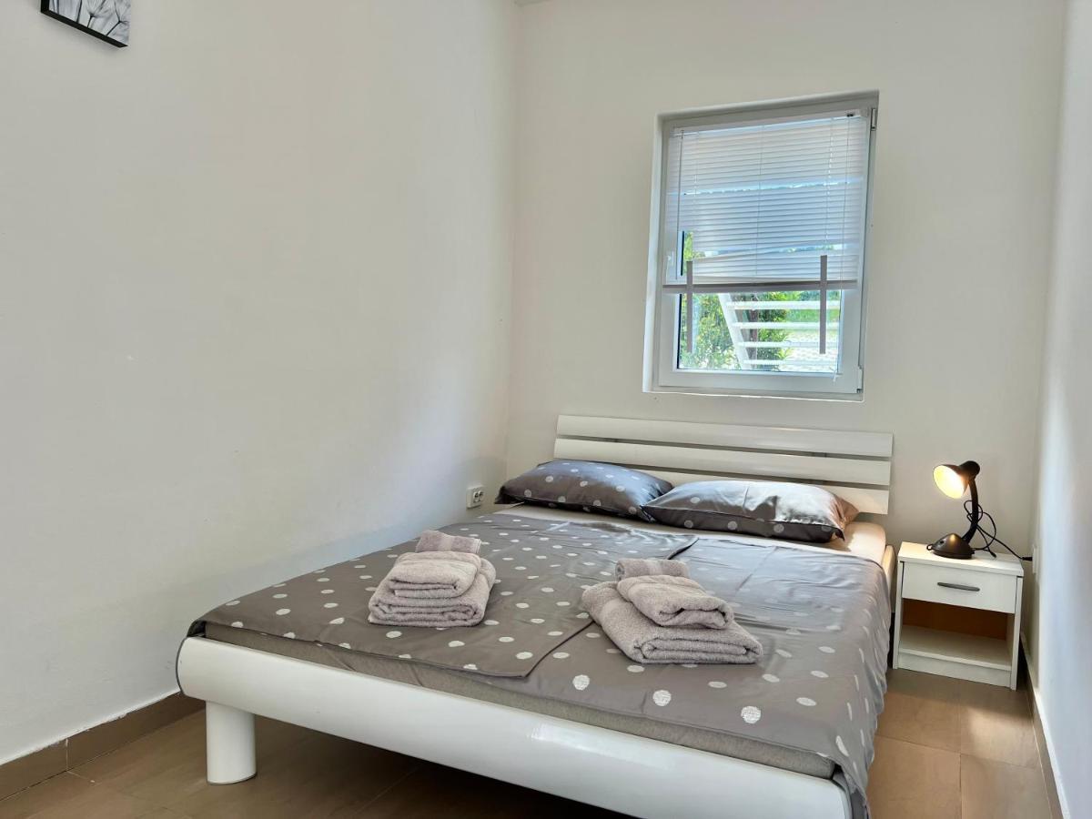 Apartman Velly Ядраново Екстер'єр фото